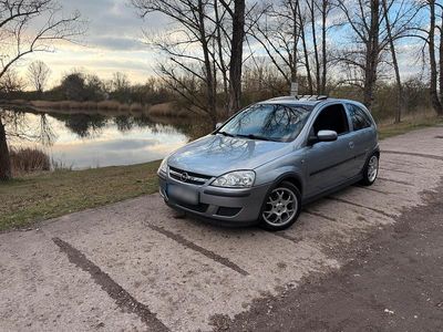 Gebraucht Opel Corsa 75 PS (55 kW) 2004 Silber Kleinwagen