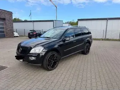 Używany Mercedes GL420 306 KM (225 kW) 2007 Czarny SUV