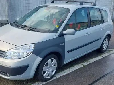 Gebraucht Renault Scénic II 120 PS (88 kW) 2004 Silber Van / Kleinbus