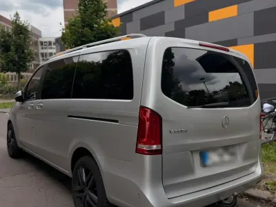 Gebraucht Mercedes V220 163 PS (119 kW) 2016 Silber Van / Kleinbus