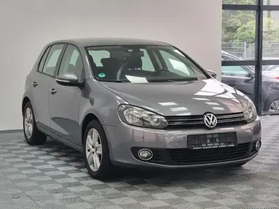 Gebraucht VW Golf VI Comfortline 122 PS (89 kW) 2009 Grau Limousine
