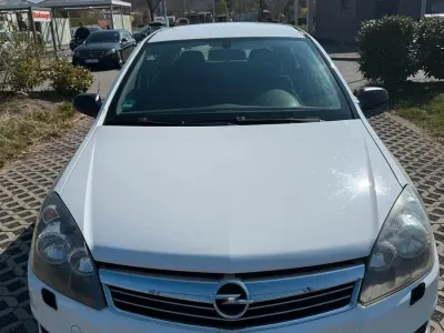 Gebraucht Opel Astra 110 PS (80 kW) 2009 Weiß Kleinwagen
