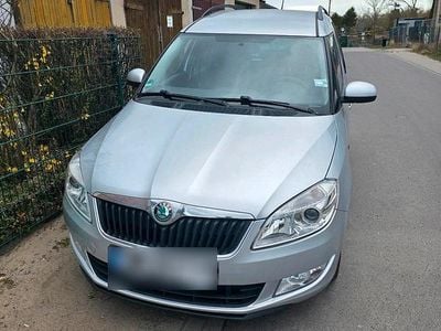 Gebraucht Skoda Roomster 85 PS (62 kW) 2012 Silber Van / Kleinbus