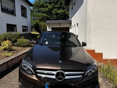 Gebraucht Mercedes C300 204 PS (150 kW) 2014 Braun Limousine