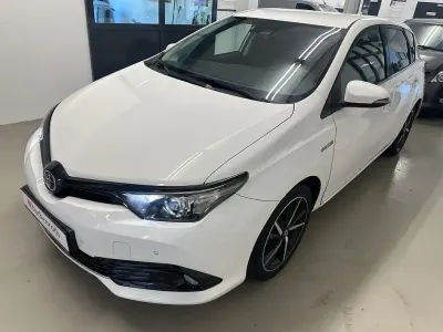 Brugt Toyota Auris Hybrid Team 99 HK (72 kW) 2018 Hvid Sedan