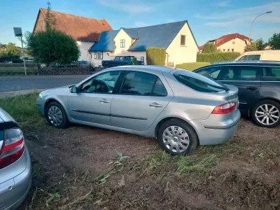 Gebraucht Renault Laguna II 2002 Silber Limousine