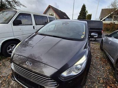 Usata Ford S-MAX Titanium 160 CV (117 kW) 2016 Nero Monovolume