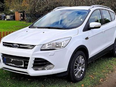 Gebraucht Ford Kuga Titanium 140 PS (102 kW) 2013 Weiß SUV