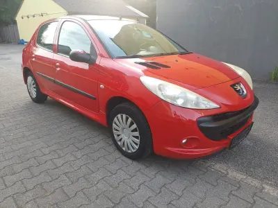Gebraucht Peugeot 206 73 PS (53 kW) 2009 Rot Limousine