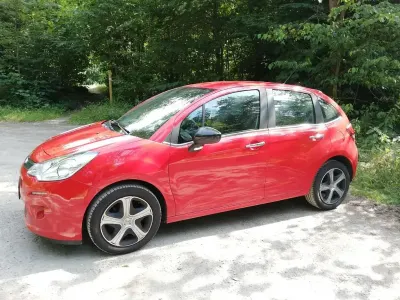 Gebraucht Citroën C3 PureTech 82 PS (60 kW) 2016 Rot Limousine