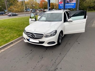 Mercedes E200