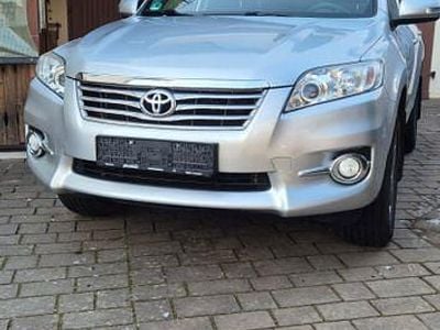 Silber Gebraucht 2012 Toyota RAV4 Travel SUV | 9.100 € (Guter Preis)