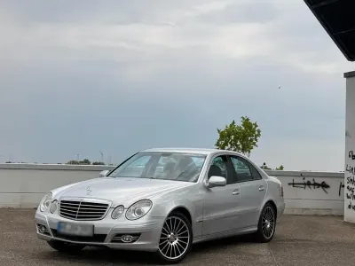 Gebraucht Mercedes E220 170 PS (125 kW) 2007 Silber Limousine