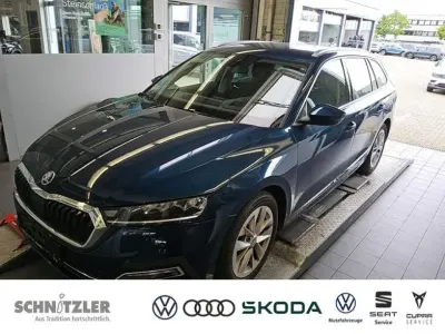 Gebraucht Skoda Octavia Style 150 PS (110 kW) 2023 Blau Kombi