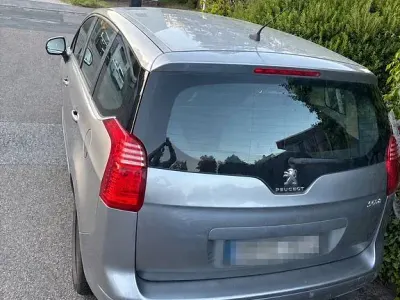 Gebraucht Peugeot 5008 Access 114 PS (83 kW) 2014 Grau Van / Kleinbus