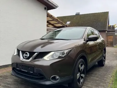 Gebraucht Nissan Qashqai 116 PS (85 kW) 2016 Braun SUV