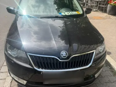 Gebraucht Skoda Rapid 90 PS (66 kW) 2014 Schwarz Kleinwagen