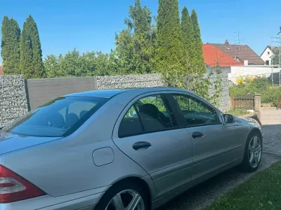 Gebraucht Mercedes C180 129 PS (94 kW) 2001 Silber Limousine