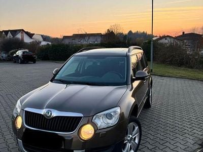 Braun Gebraucht 2012 Skoda Yeti SUV | 4.600 € (Guter Preis)