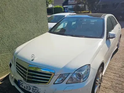 Gebraucht Mercedes E500 Avantgarde 387 PS (284 kW) 2010 Weiß Limousine