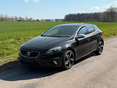 Gebraucht Volvo V40 150 PS (110 kW) 2015 Schwarz Limousine