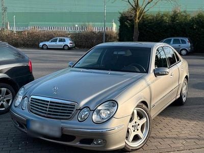 Gebraucht Mercedes E320 224 PS (164 kW) 2002 Grau Limousine