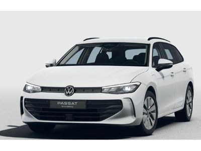 Grün Neu 2025 VW Passat Kombi | 53.680 € (Teuer)
