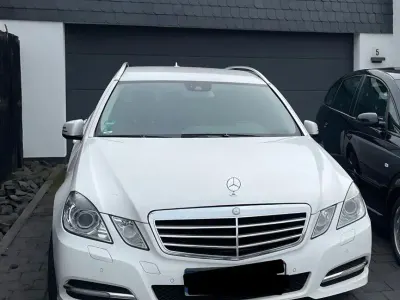 Gebraucht Mercedes E200 Avantgarde 136 PS (100 kW) 2012 Weiß Limousine