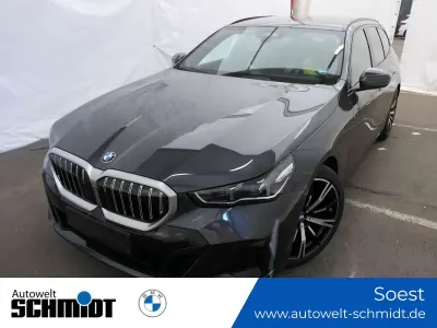 Gebraucht BMW 520 M Sport 197 PS (144 kW) 2025 Sophistograu brillanteffekt Kombi