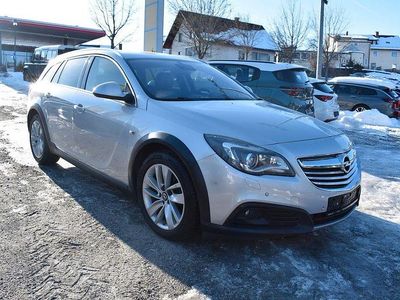 Gebraucht Opel Insignia Country Tourer 163 PS (119 kW) 2013 Argonsilber Kombi