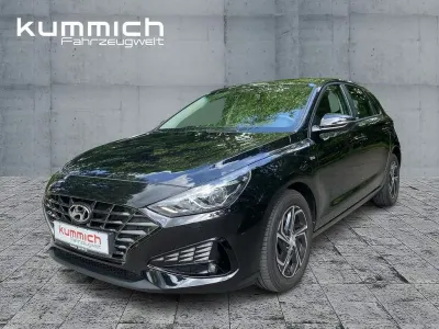 Gebraucht Hyundai i30 Trend 159 PS (116 kW) 2021 Schwarz Limousine