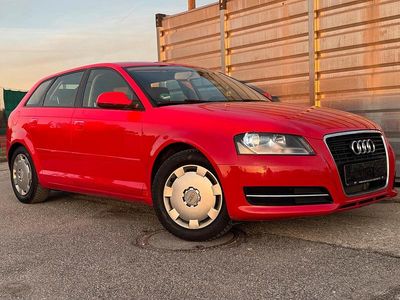 Gebraucht Audi A3 Attraction 90 PS (66 kW) 2012 Rot Kleinwagen