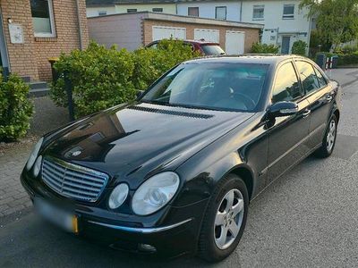 Second-hand Mercedes E320 224 CP (164 kW) 2005 Negru Berlinǎ