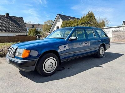 Second-hand Mercedes E250 94 CP (69 kW) 1989 Albastru Break