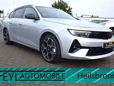 Second-hand Opel Astra Ultimate 131 CP (96 kW) 2024 Argintiu Break