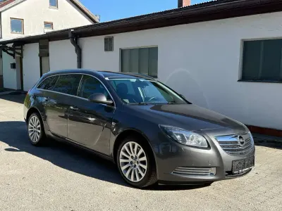 Usata Opel Insignia Innovation 160 CV (117 kW) 2012 Grigio Station wagon