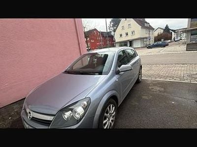 Używany Opel Astra 116 KM (85 kW) 2004 Szary Hatchback