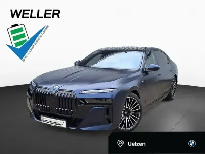 Gebraucht BMW 750e M Sport 489 PS (359 kW) 2024 Alpinweiß (weiß) Limousine