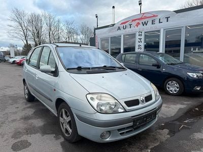 Gebraucht Renault Mégane 107 PS (78 kW) 2002 Silber Van / Kleinbus