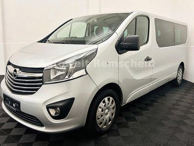Second-hand Opel Vivaro 145 CP (106 kW) 2017 Argintiu Monovolum