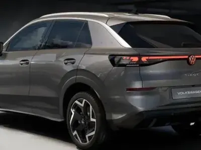 Neu VW T-Roc R-line 150 PS (110 kW) 2026 Wolf grey metallic wolf grey metallic SUV