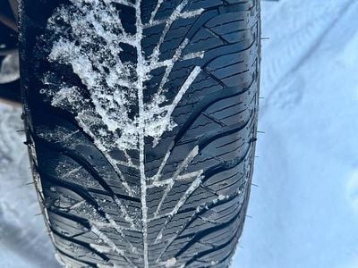 Gebraucht Dacia Logan 80 PS (58 kW) 2010 Silber Limousine