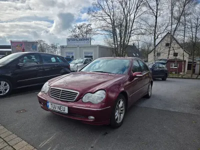 Gebraucht Mercedes C240 Avantgarde 170 PS (125 kW) 2001 Rot Limousine