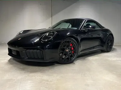 Gebraucht Porsche 992 541 PS (397 kW) 2026 Tiefschwarzmetallic Cabrio