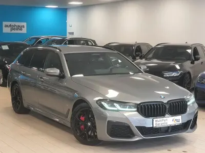 Gebraucht BMW 530 M Sport 286 PS (210 kW) 2023 Grau Limousine