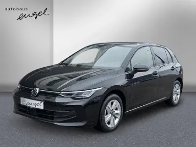 Gebraucht VW Golf VIII Life 150 PS (110 kW) 2025 Grenadillschwarz metallic Limousine