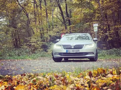 Używany Skoda Superb 150 KM (110 kW) 2016 Srebrny Kombi