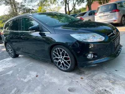 Gebraucht Ford Focus ST 163 PS (119 kW) 2014 Schwarz Kombi