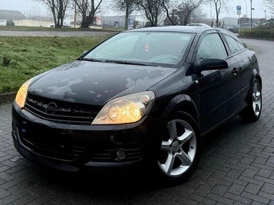 Schwarz Gebraucht 2005 Opel Astra GTC Kombi | 1.000 €
