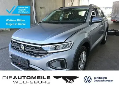 Gebraucht VW T-Roc Life 116 PS (85 kW) 2023 Pyrit silber metallic SUV